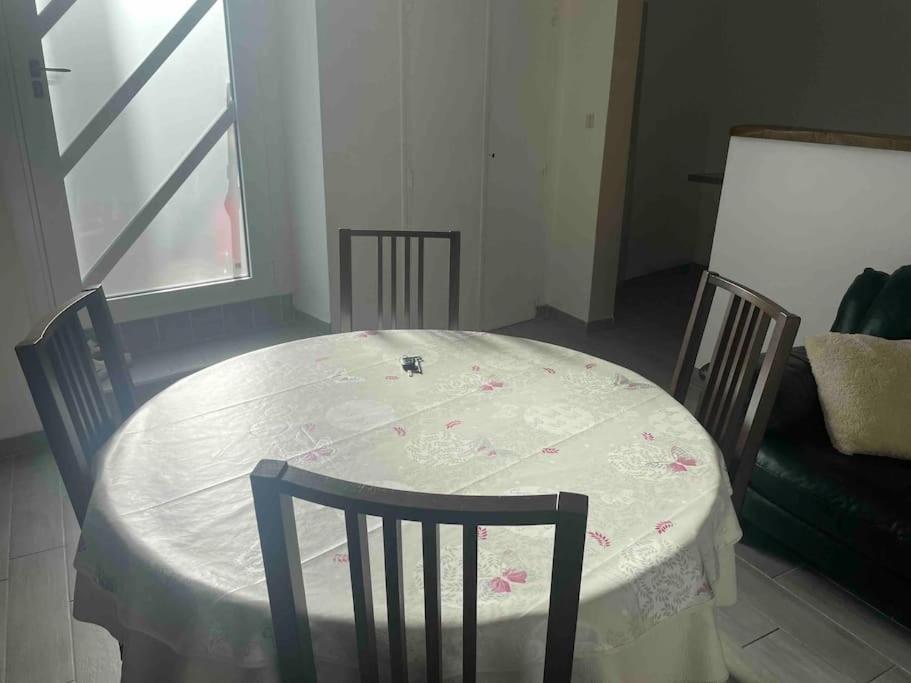 Maisonnette Des Douves Plein Centre 1 A 4 Voyageurs Malestroit Eksteriør billede